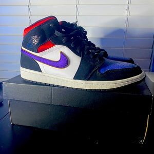 Retro 1 Mid SE Rivals